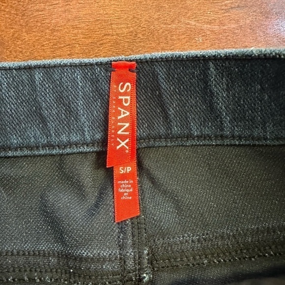 Spanx Jeggings, women’s size small. Stretchy, comfy  skinny jeans - Picture 4 of 9